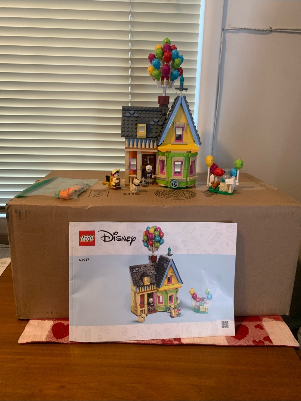 LEGO Disney Up! House with Balloons - Multi-Color Party Décor